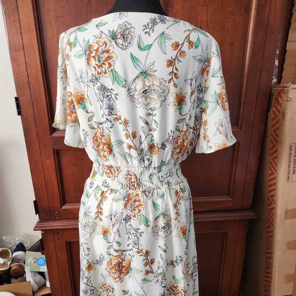 Summer dress - Picture 3 of 4
